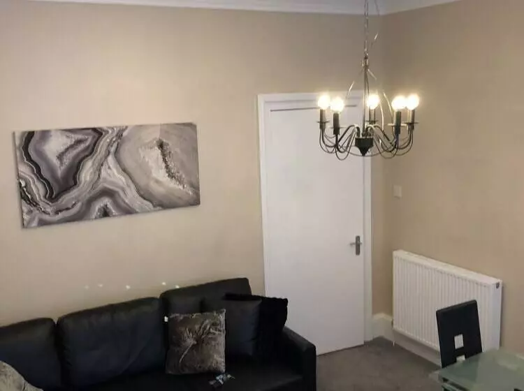 Ground Floor Apartment Near Gla Airport