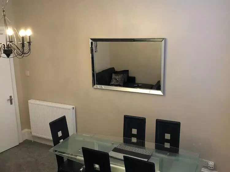 Ground Floor Apartment Near Gla Airport