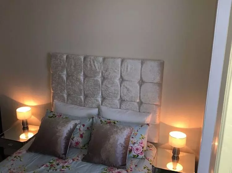 Ground Floor Apartment Near Gla Airport