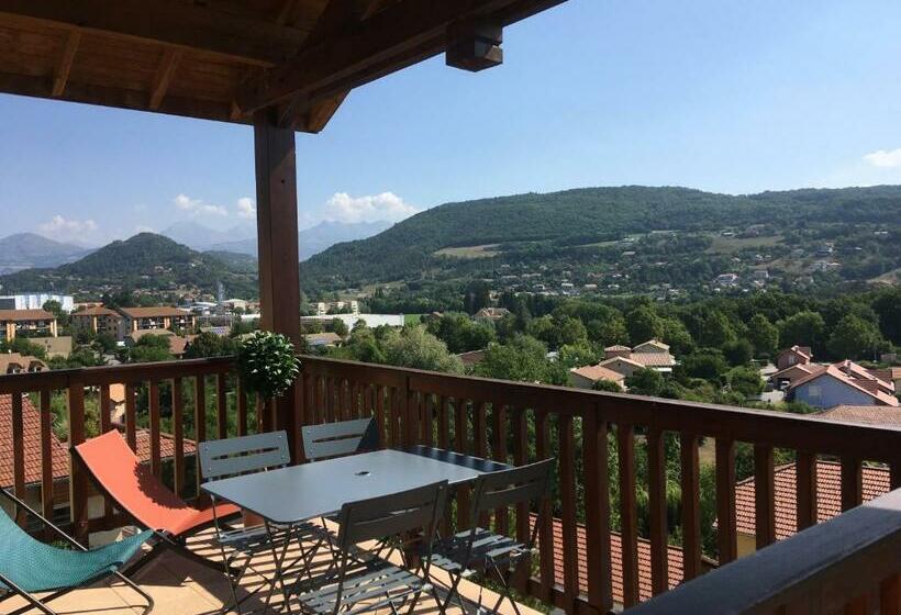 Les Balcons De La Luye