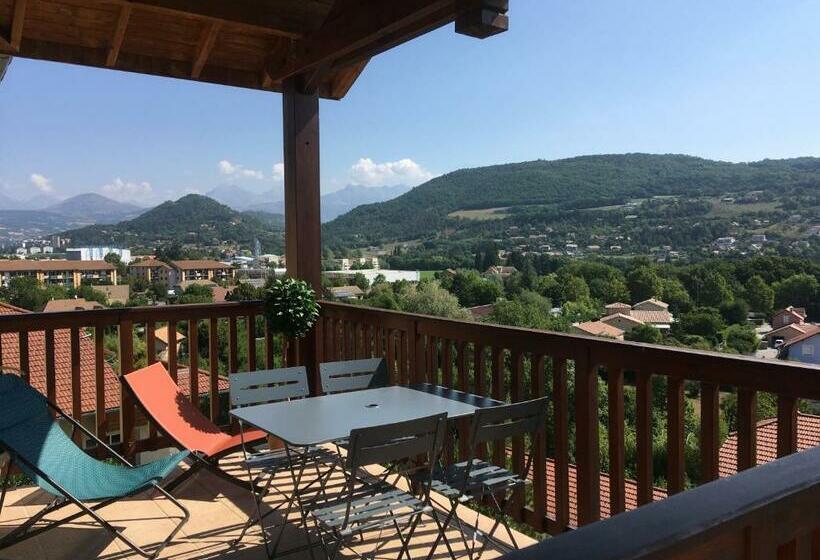 Les Balcons De La Luye