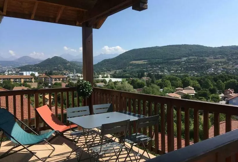 Les Balcons De La Luye