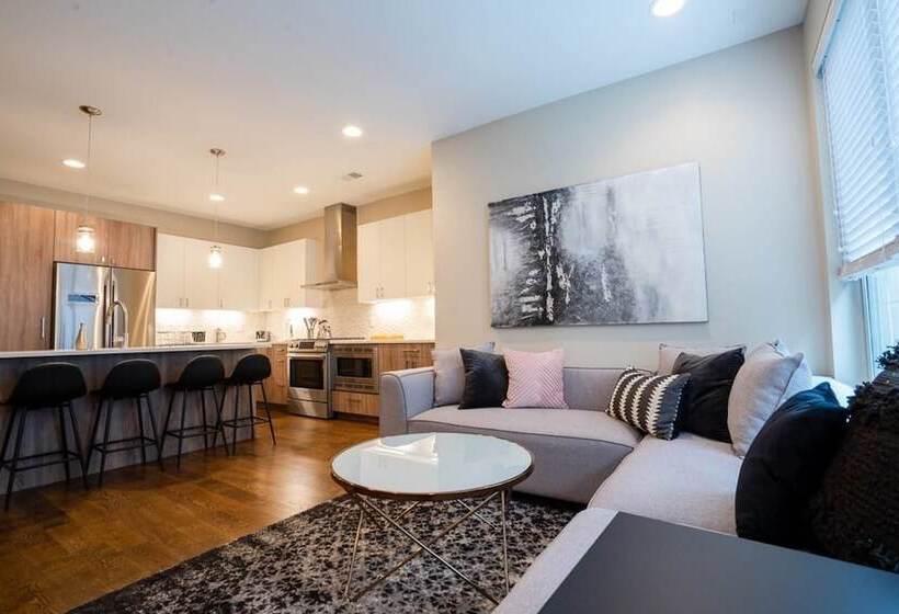 Mid Mod Manor A Sophisticated Townhouse Golden Triangle