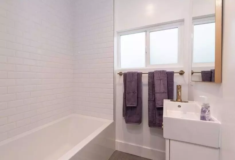 Newly Remodeled 3 Bdr House Near Dodgers Stadium