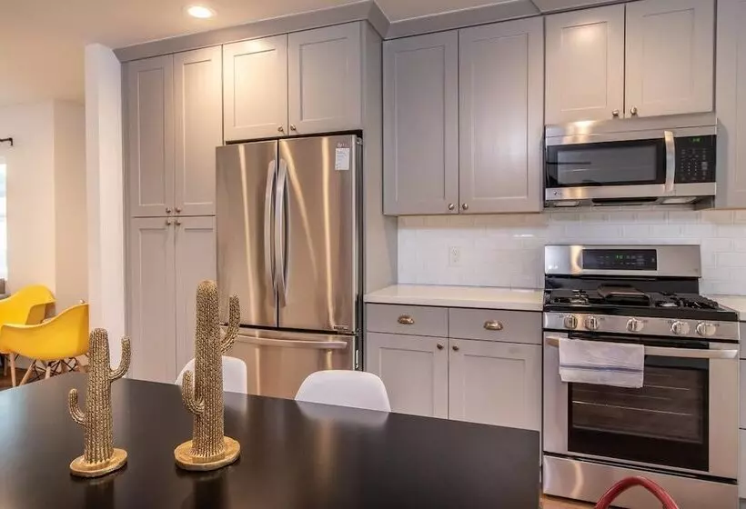 Newly Remodeled 3 Bdr House Near Dodgers Stadium