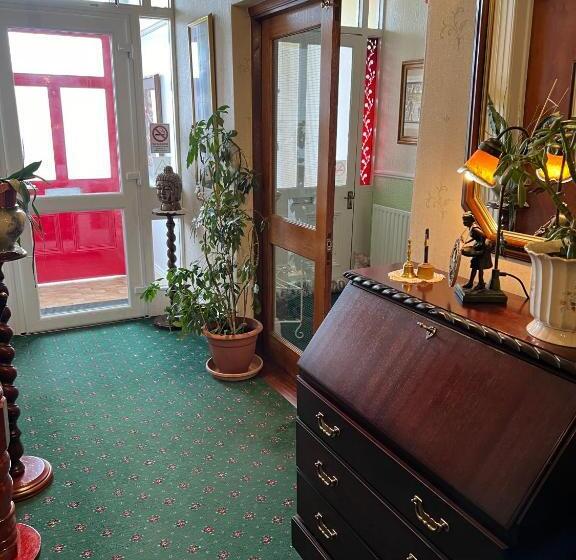 פנסיון Princetown Guesthouse