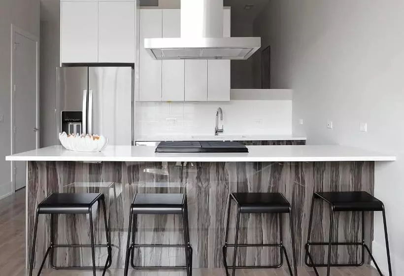 Sonder At 943 Crosby