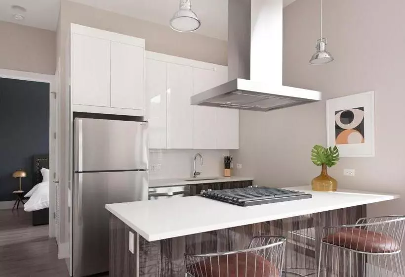 Sonder At 943 Crosby