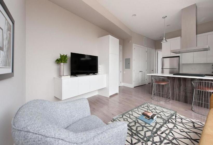 Sonder At 943 Crosby