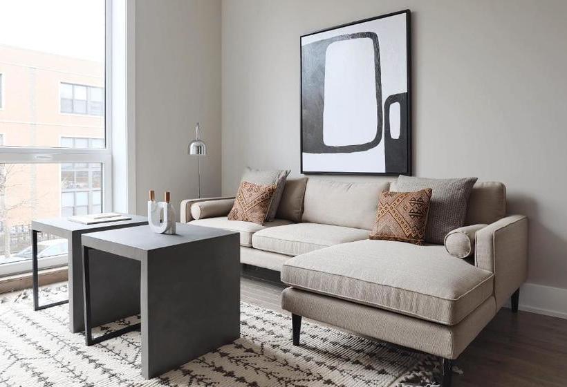 Sonder At 943 Crosby