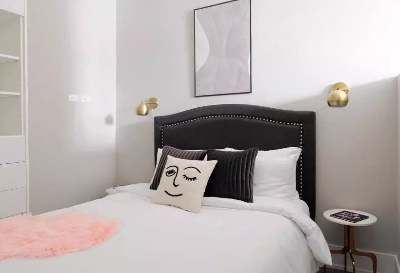 Sonder At 943 Crosby