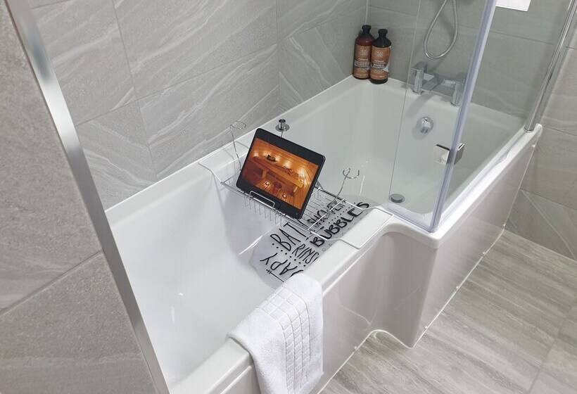 South Shield S Diamond 3 Bedroom House Sleeps 6