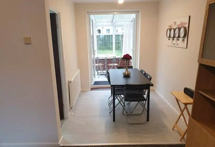 South Shield S Diamond 3 Bedroom House Sleeps 6