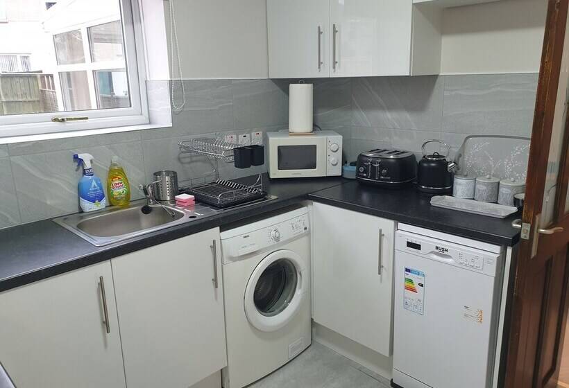 South Shield S Diamond 3 Bedroom House Sleeps 6