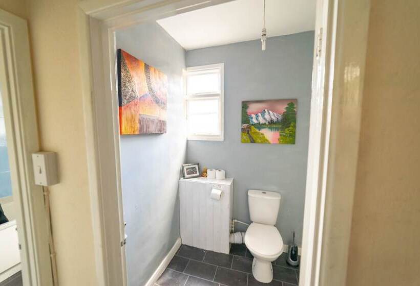 Stag And Hen Friendly House