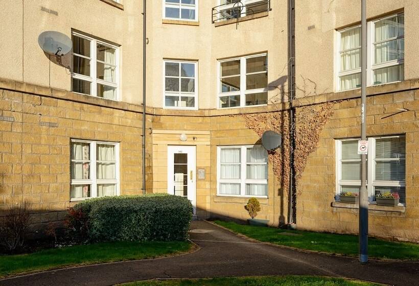 Charming Edinburgh Apartment