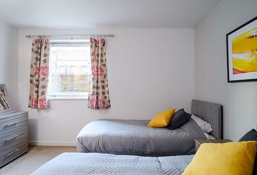 Charming Edinburgh Apartment