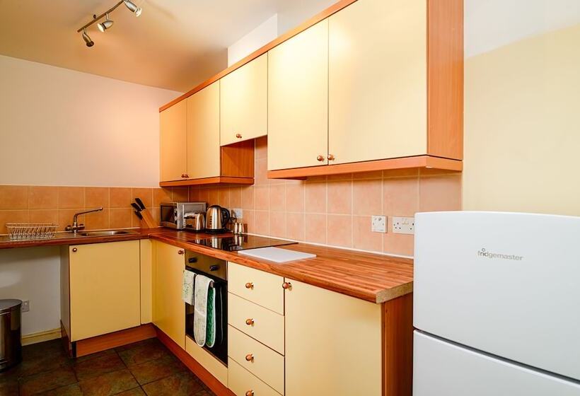 Charming Edinburgh Apartment