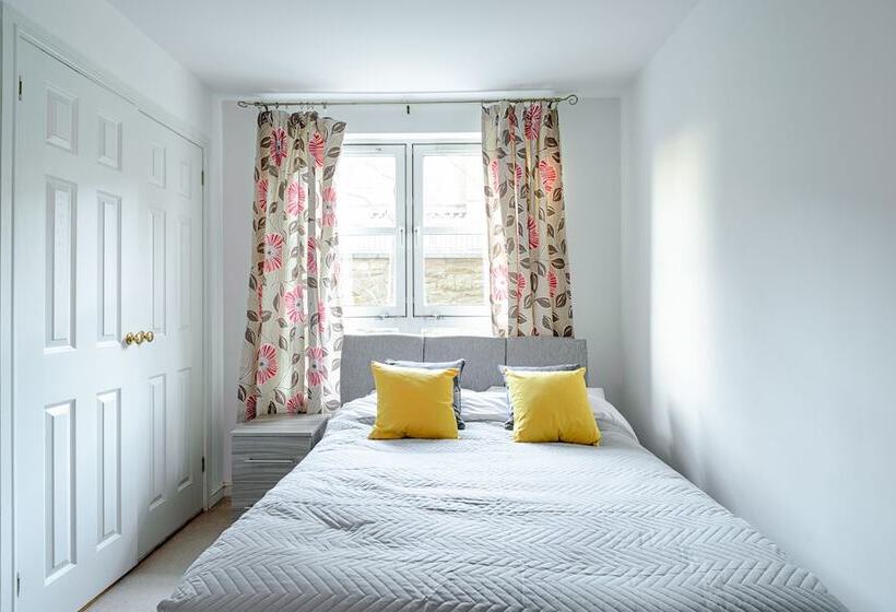 Charming Edinburgh Apartment