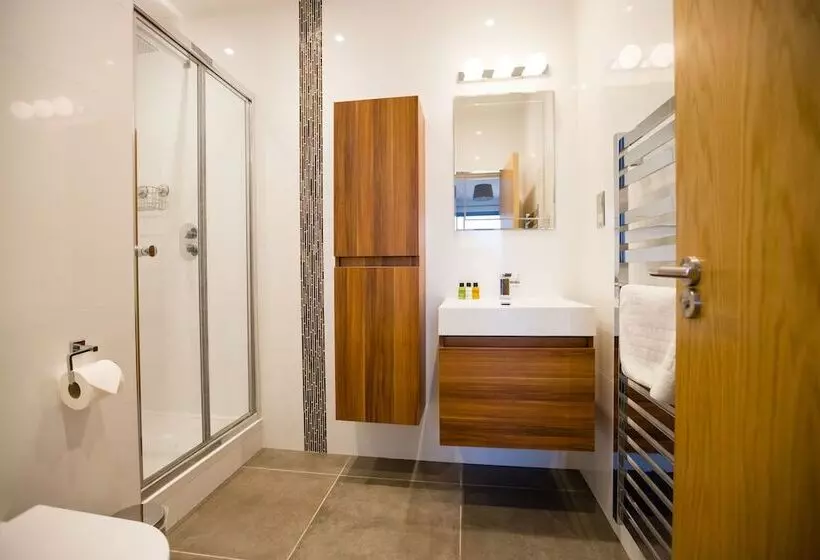 King Edward Apartments