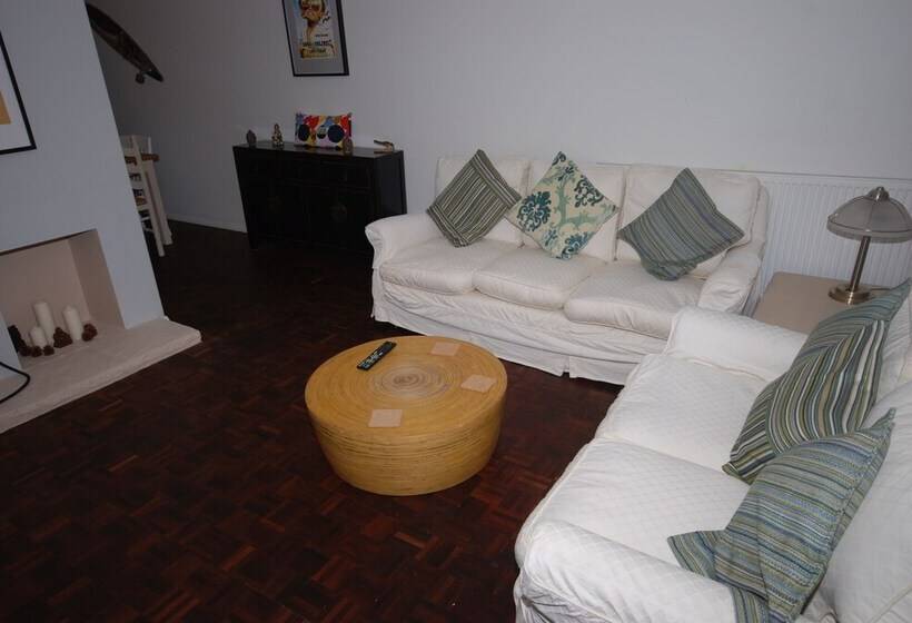 Stylish Central House Next To Castle