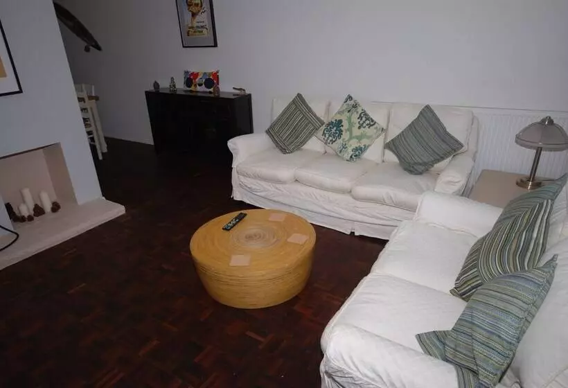 Stylish Central House Next To Castle