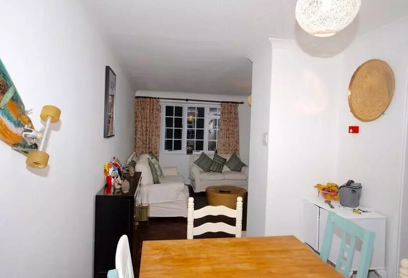 Stylish Central House Next To Castle