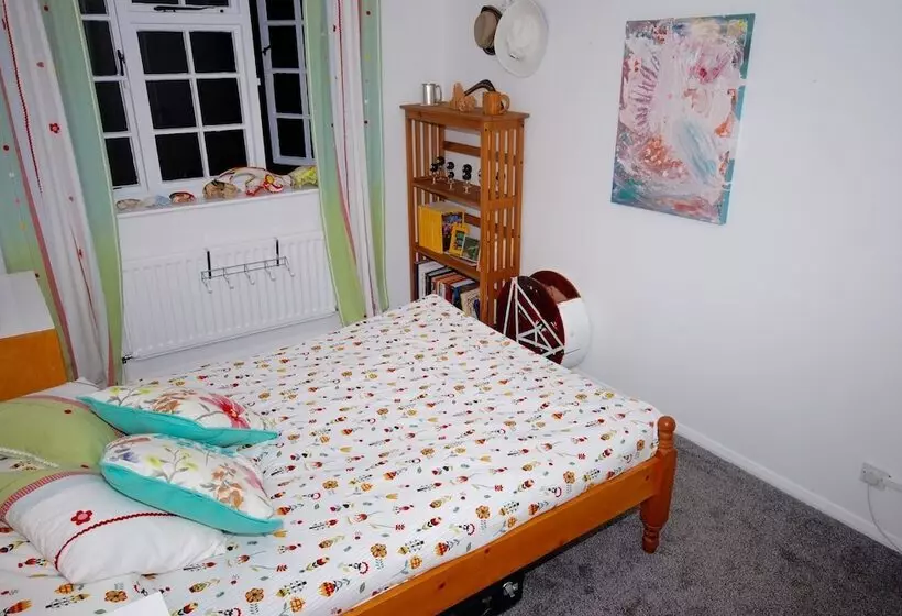 Stylish Central House Next To Castle