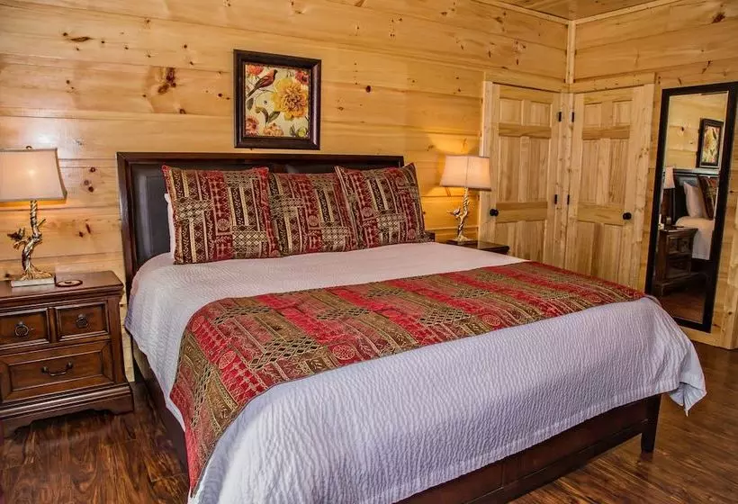 Sycamore Mansion  Fourteenbedroom Cabin