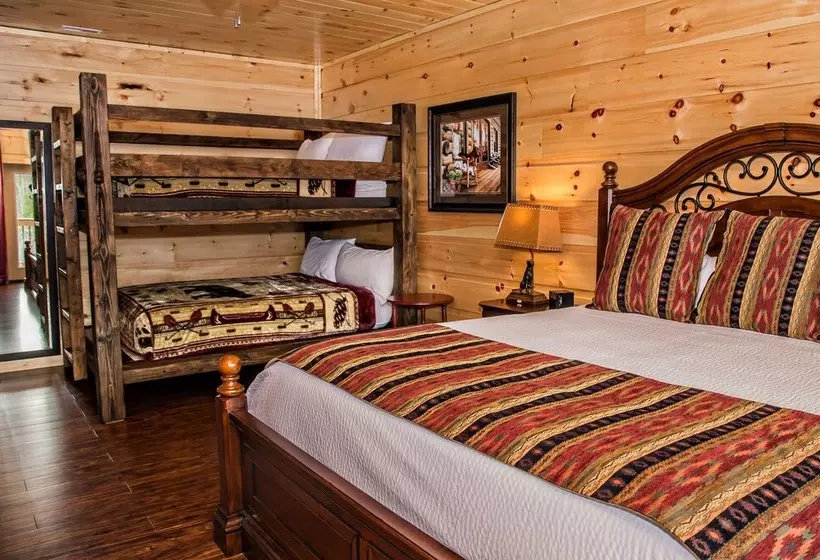 Sycamore Mansion  Fourteenbedroom Cabin