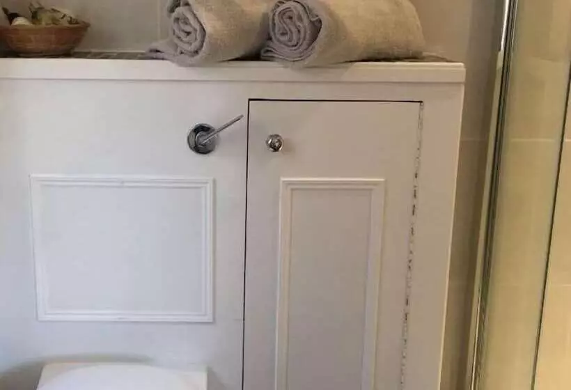 5 Charlton Mill Way B&b