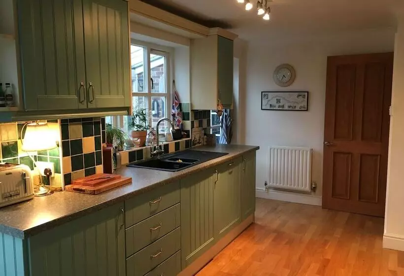 5 Charlton Mill Way B&b