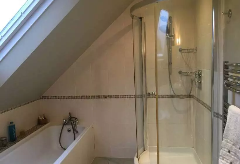 5 Charlton Mill Way B&b