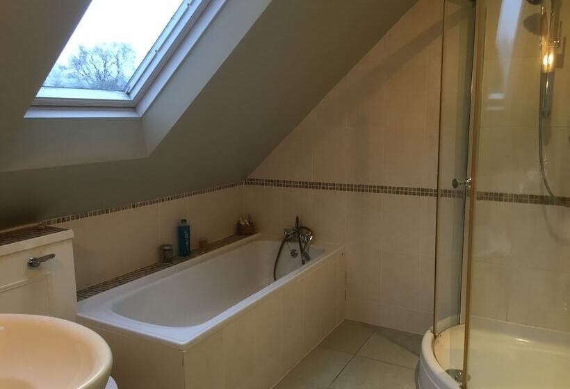 5 Charlton Mill Way B&b