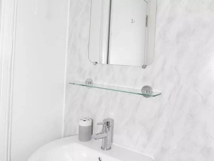 Greenstar Apartments