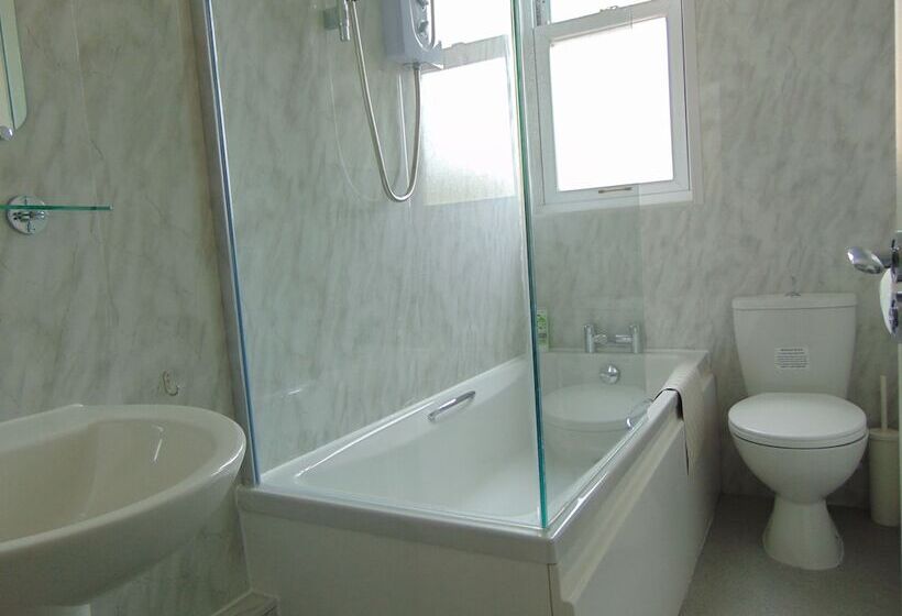 Greenstar Apartments