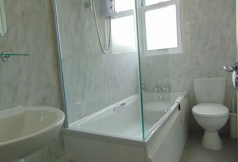 Greenstar Apartments