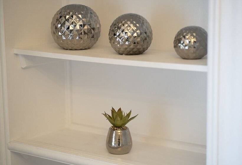 Greenstar Apartments