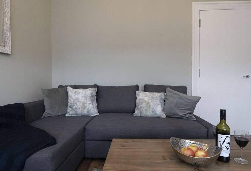 Greenstar Apartments