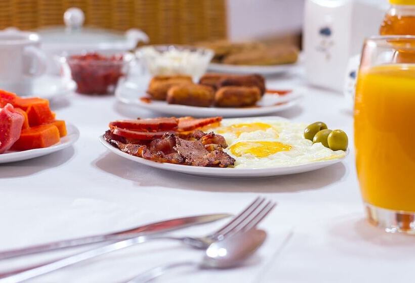 مسافرخانه Sombrilla Ft Casa You And Me Adults Only