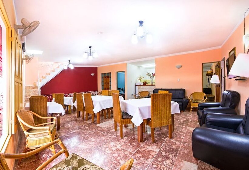 مسافرخانه Sombrilla Ft Casa You And Me Adults Only