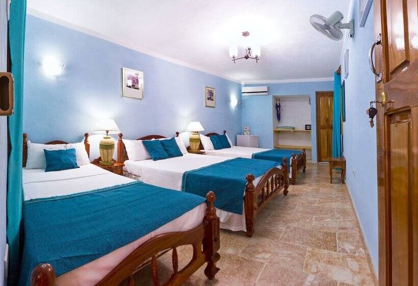 مسافرخانه Sombrilla Ft Casa You And Me Adults Only