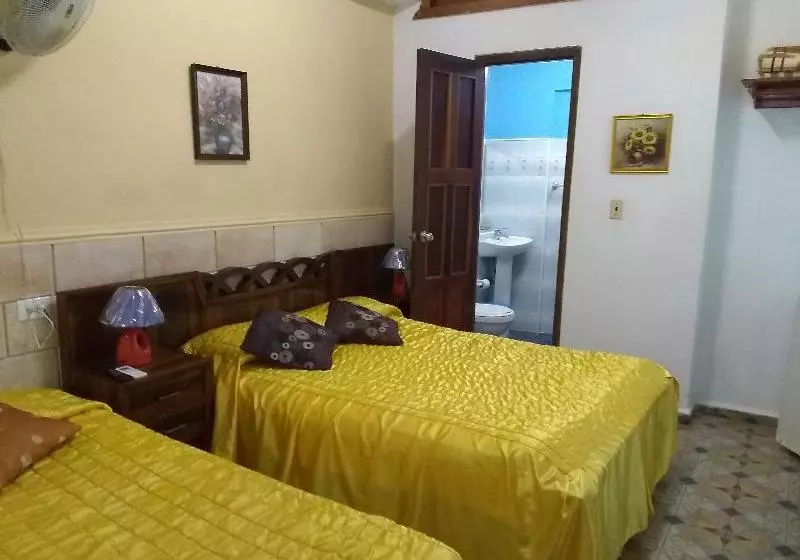 هتل Casa Dr. Claudio & Iliana