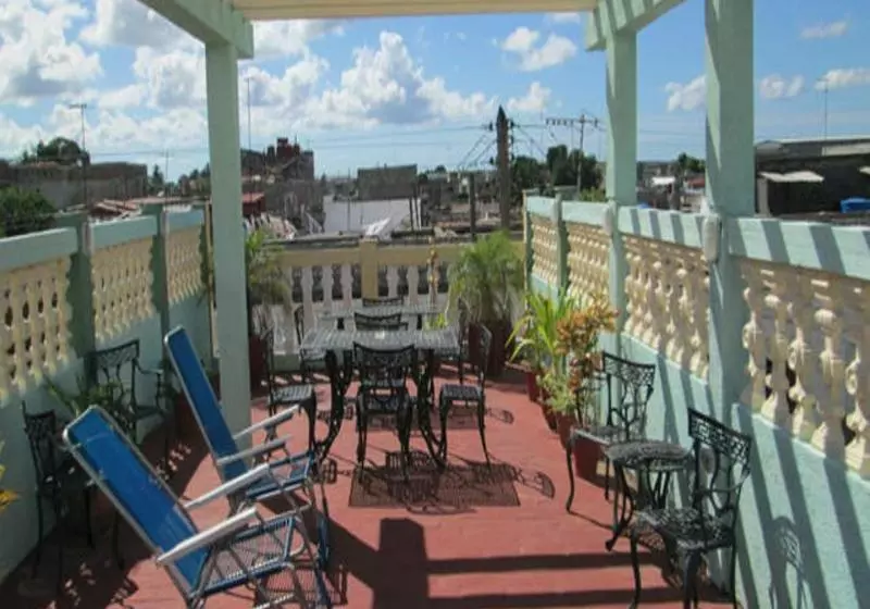 هتل Casa Dr. Claudio & Iliana