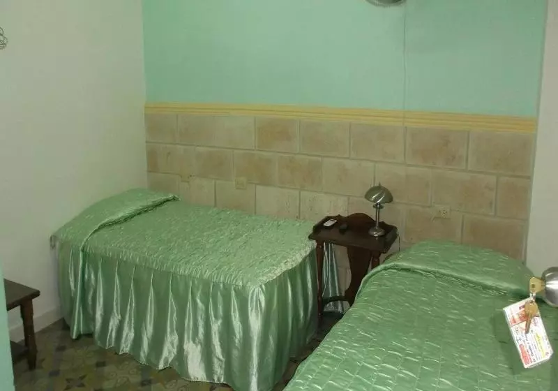 هتل Casa Dr. Claudio & Iliana