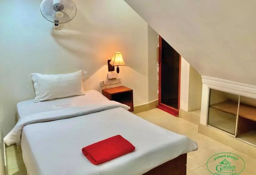 هتل Garden Village Guesthouse & Pool Bar