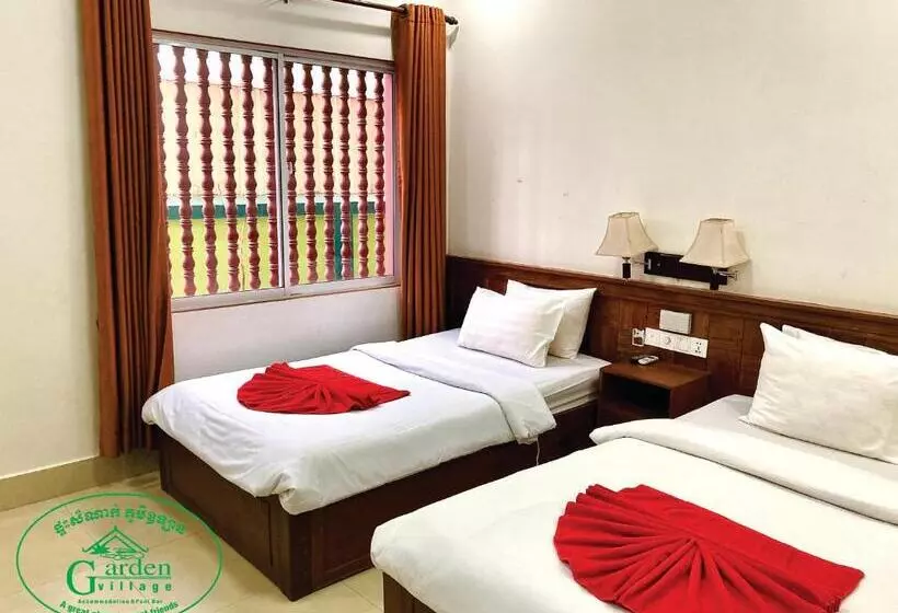 هتل Garden Village Guesthouse & Pool Bar