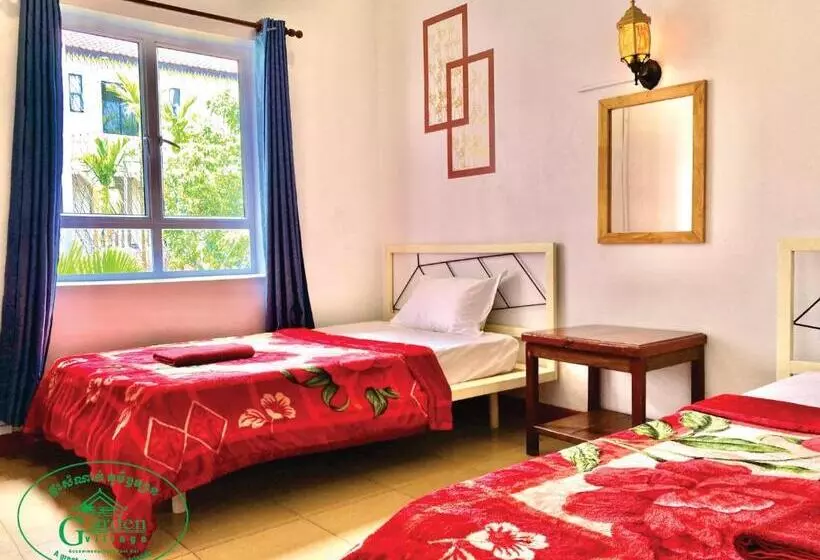 هتل Garden Village Guesthouse & Pool Bar