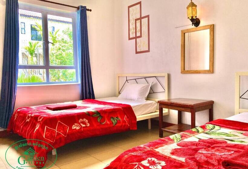 هتل Garden Village Guesthouse & Pool Bar