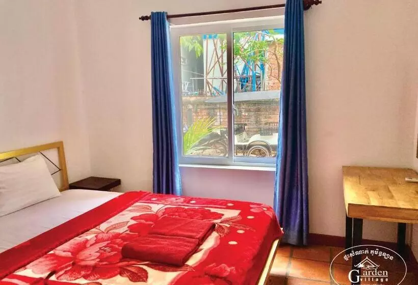 هتل Garden Village Guesthouse & Pool Bar